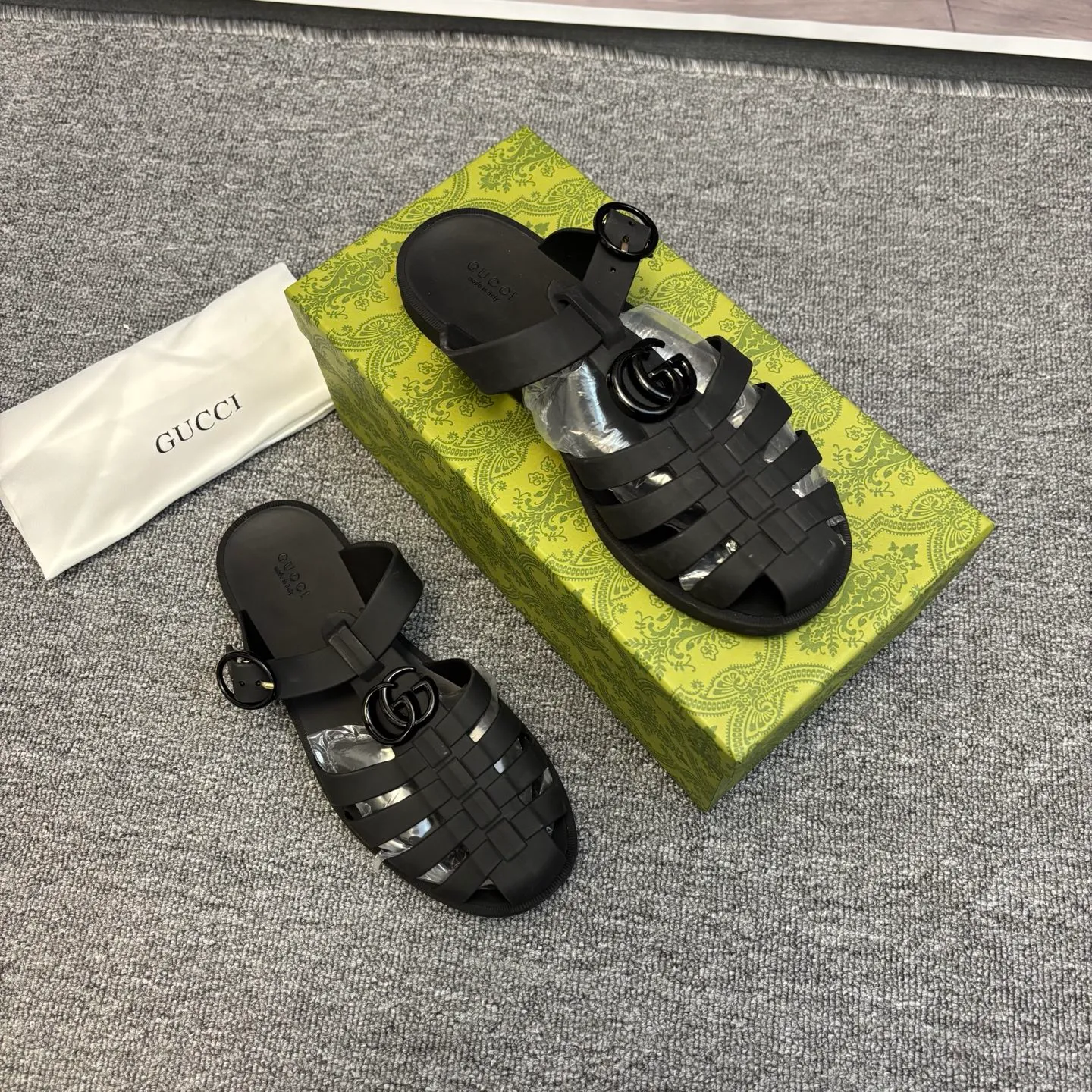 Men's shoes 260💰 [Gucci] Counter quality, top-quality original goods, real photos! Original TPU material, fine workmanship, comfortable; genuine 1:1 replica Size: 38 ~ 46